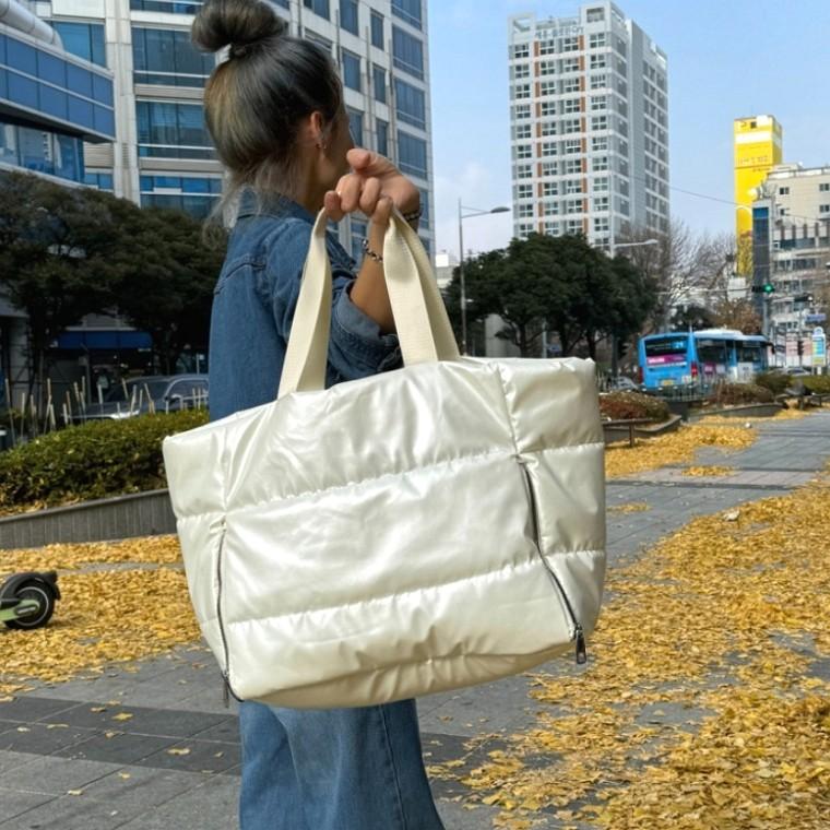 블랙 화이트 패딩가방 빅백 운동 요가 가방 기저귀가방